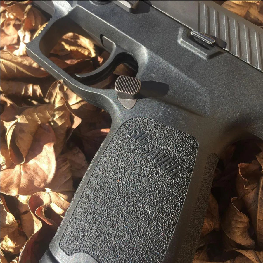 Align Tactical - OFFSET P320 Extended Magazine Release